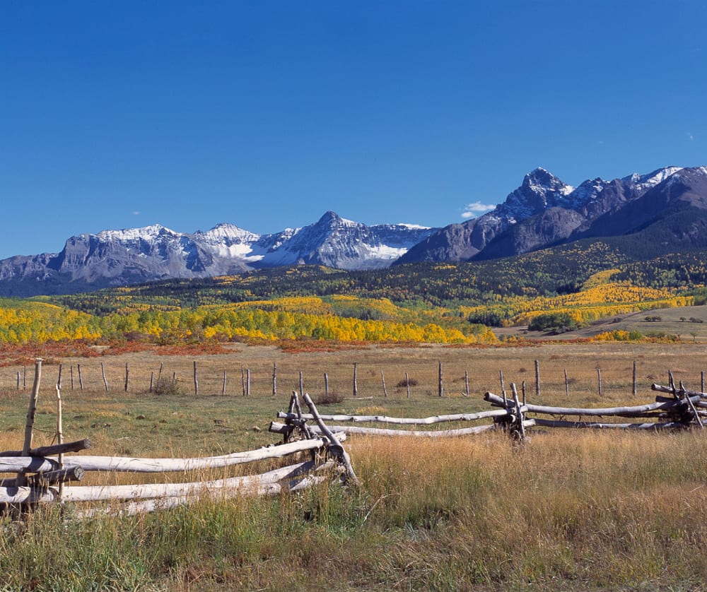 Sweeping valley views near Mustang Crossing
